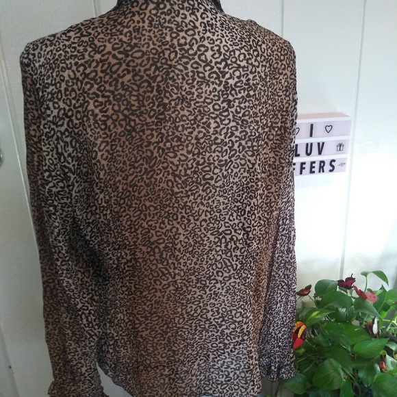 Animal Print Ruffled Blouse - Picture 7 of 8
